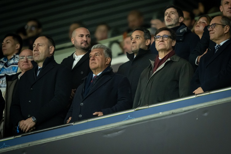 每体：巴萨上赛季营收破10亿欧但净亏损1800万 财务结构依然严苛