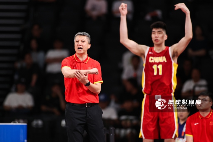 中国男篮队员是否压力太大了 赶紧放下包袱打出自己的水平 ​​​